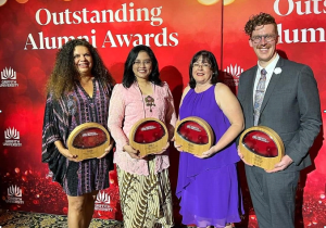 Pemenang Griffth University Outstanding Alumnus 2023 for Health Group: Lesley Richardson (Outstanding First Peoples Alumnus), Profesor Dian Ratna Sawitri (Outstanding International Alumnus), Colleen Jen (Outstanding Alumnus), dan dr. Dan Wilson (Outstanding Young Alumnus)