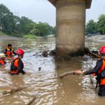 Pria Tanpa Identitas Hanyut di Banjir Kanal Barat Semarang, Tim SAR Lakukan Pencarian Intensif