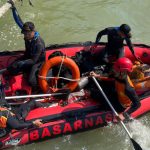 Empat Jam Pencarian, Tim SAR Temukan Pemuda Tenggelam di Dasar Perairan Pelabuhan Kaliwungu