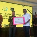 Kejari Kota Semarang Setorkan Rp4,98 Miliar Hasil Lelang Barang Rampasan Kasus Korupsi Agus Hartono ke Kas Negara